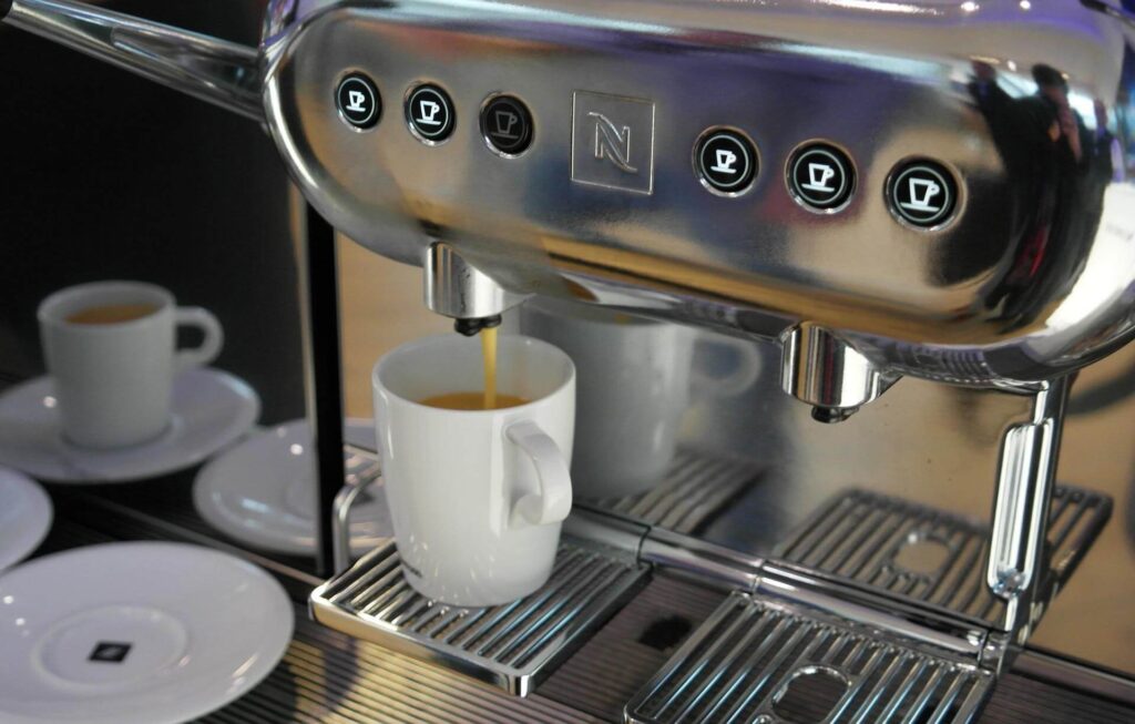 Assistência para máquina de café